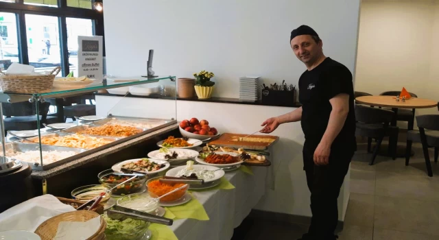 Ünlü Aşçı Cahit Kaya Münih'te Kaya's Restoranı Hizmete Açtı