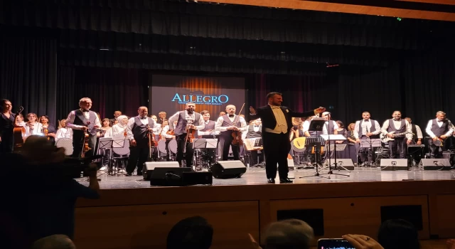 Yeşilçam Film Müziği Şarkıları Konserinde Allegro Korosu Ayakta Alkışlandı