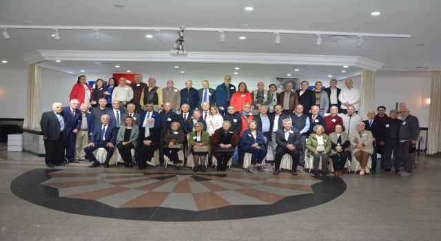 1980 ve 1990 yılları arası öğretmenler ile öğrencileri buluştu 