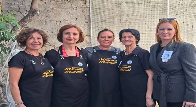Kuşadası Mübadil Derneği'nden Ata'ya Görkemli Anma Töreni