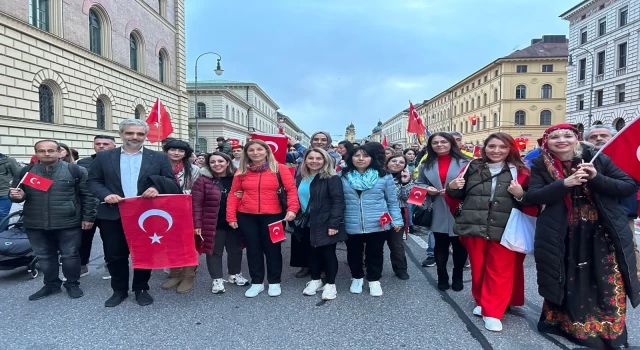 Münih sokakları dün tarihi günlerinden birini yaşadı