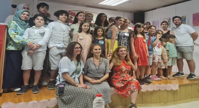 Ebru Sergisi Sanatseverleri Büyüledi