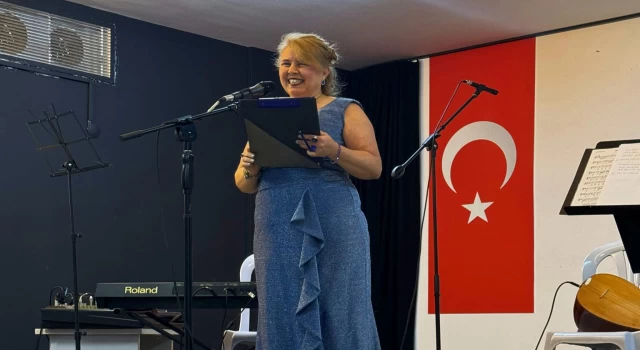 İLK KONSERLERİ OLMASINA RAĞMEN PERFORMANSLARI İLE BÜYÜLEDİLER!