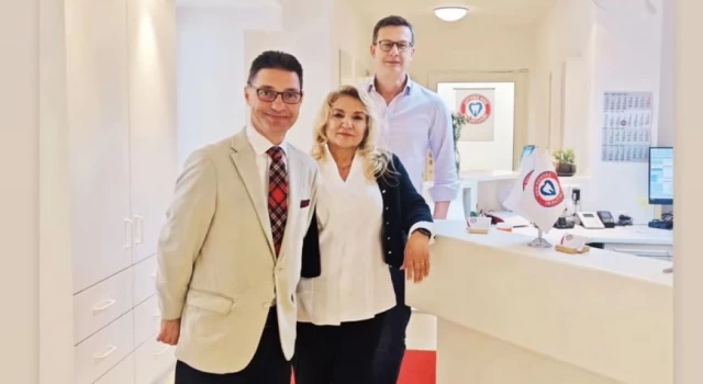 Münih Başkonsolosu Süalp Erdoğan Münih’te hizmet veren Zen Dental Healthcare Diş Kliniği'ne bir ziyaret gerçekleştirdi.