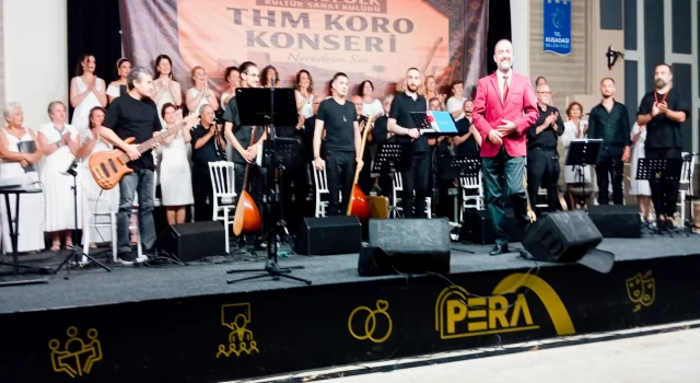 ŞEF YAVUZ BAYRAK'IN YÖNETTİĞİ THM KORO KONSERİ AYAKTA ALKIŞLANDI