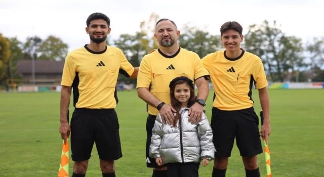 Almanya spor camiasının sevilen ismi futbolcu ve hakem Taner Güven Esaneler Maçını Yönetti