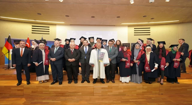 Anadolu Üniversitesi Batı Avrupa Programları Öğrencilerini Düzenlediği Törenle Mezun Etti
