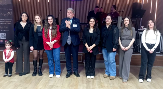 Münih'te Karadeniz Kültür ve Dayanışma Gecesi Etkinliğinde Şampiyon Kız Horon Ekibi Unutulmadı