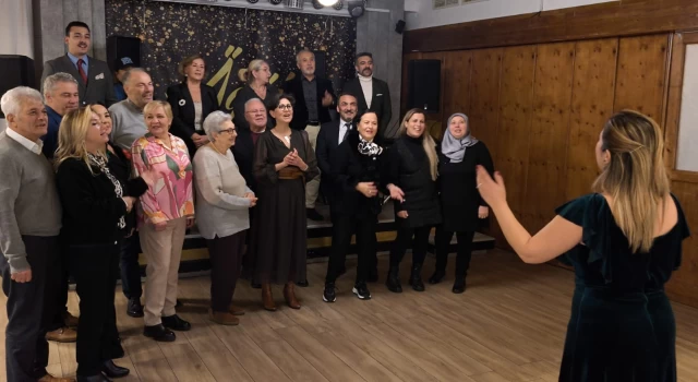 DTF'NİN YIL SONU ETKİNLİĞİNDE KUŞADALI SOPRANO OLCAY ÖZAYTEKİN RÜZGARI ESTİ