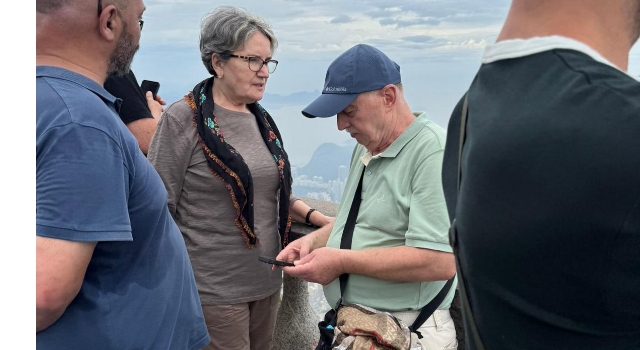 MERAL ABLA RİO KARNAVALİ’ NDE