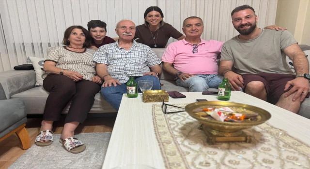 İZMİR’DE BAYRAM BULUŞMASI. FINDIK AİLESİ İZMİR’ ‘DE HAYDAR FINDIK’ A KONUK OLDU.
