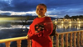 Bu Ay ki Şeref Kürsüsü Köşemizin Misafiri; Yasmin Korkut