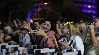 Başkan Çerçioğlu’ndan Kuşadası’nda Müzik Dolu Gece