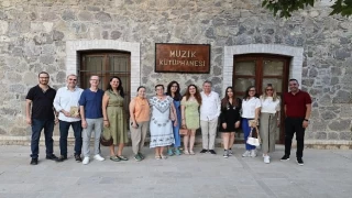 Büyükşehir’in yazarlık atölyesi ’Anlatılmayan Öyküler’ kitabıyla ilk meyvesini verdi