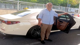 ŞIKLIĞIYLA DİKKAT ÇEKEN TÜRK TAKSİCİ; ADEM İPEK